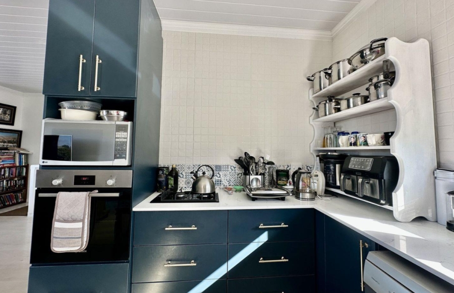 5 Bedroom Property for Sale in Fraaiuitsig Western Cape